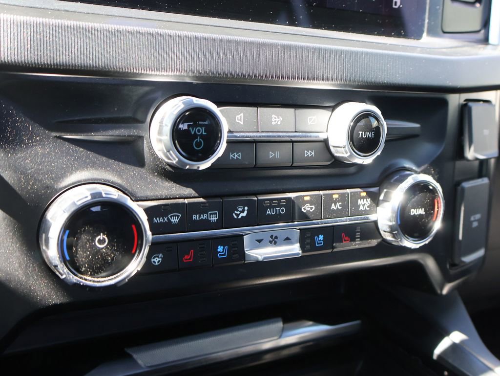 Used 2024 Ford F250 Platinum AWD/4WD image 37