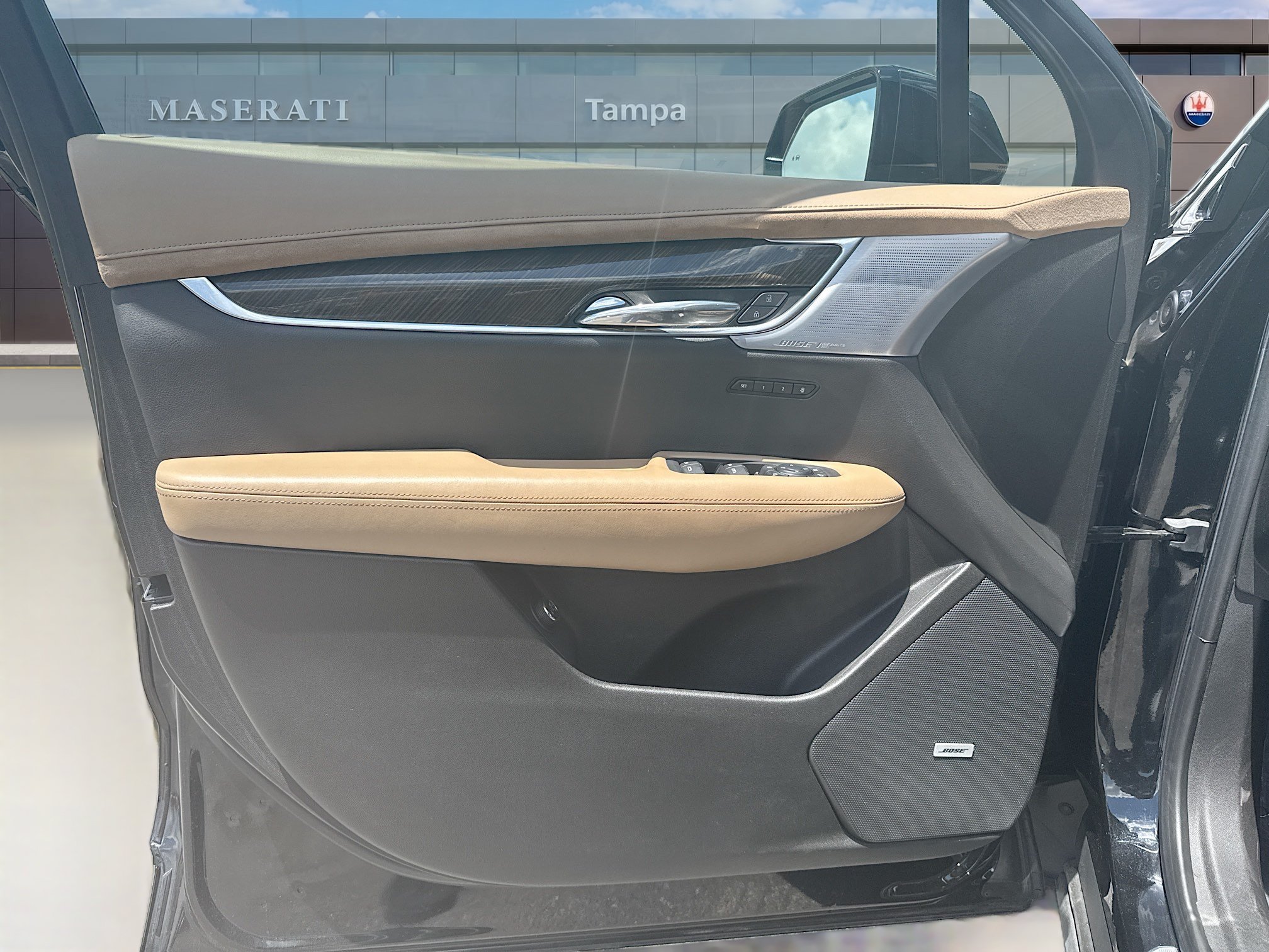 Used 2024 Cadillac XT6 Premium Luxury w/ Platinum Package AWD/4WD image 24