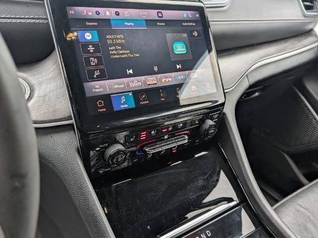 Used 2023 Jeep Grand Cherokee L Limited w/ Luxury Tech Group II image 21