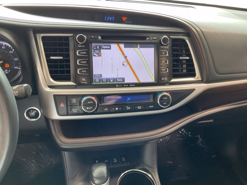Used 2016 Toyota Highlander Limited w/ Driver Technology Package AWD/4WD image 15