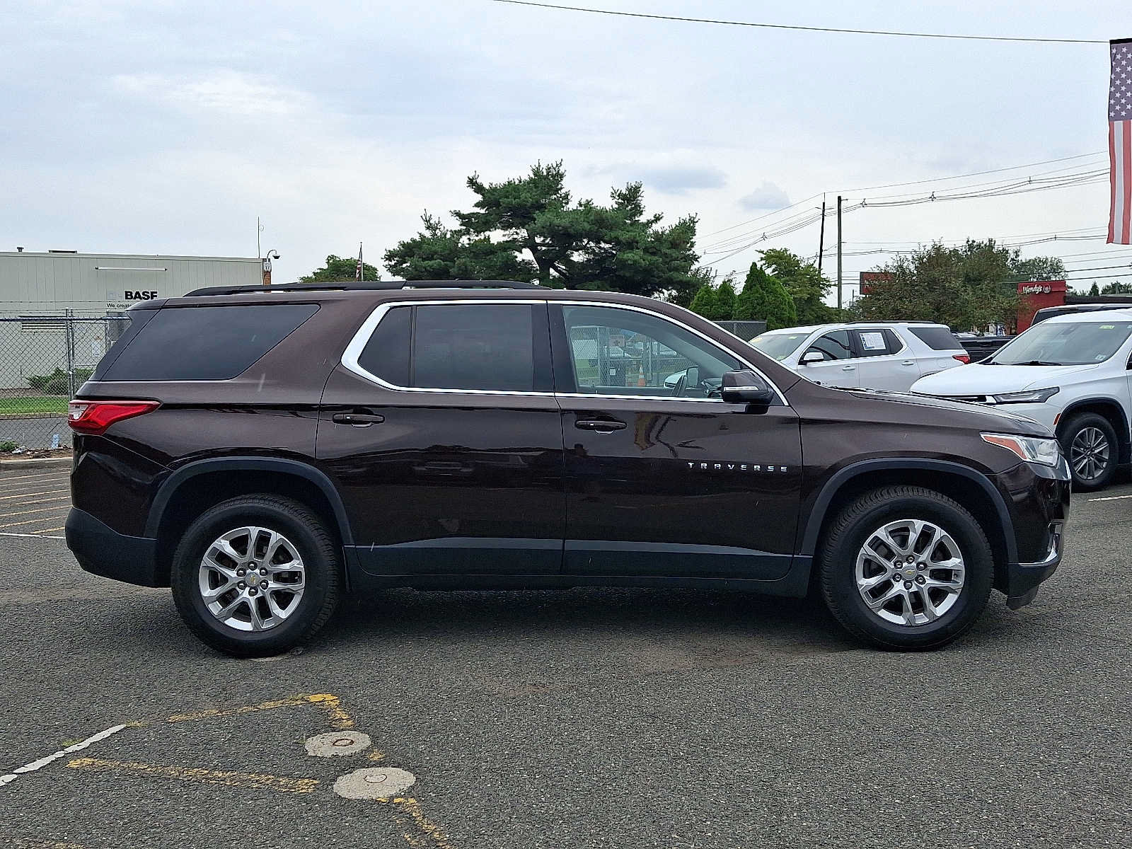 Used 2021 Chevrolet Traverse LT AWD/4WD image 7