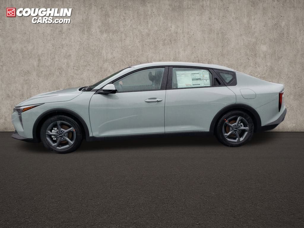 New 2025 Kia K4 LXS image 4