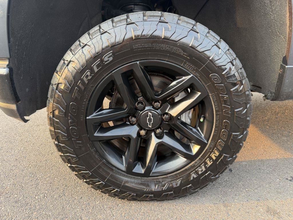 Used 2019 Chevrolet Silverado 1500 LT Trail Boss w/ Convenience Package AWD/4WD image 9