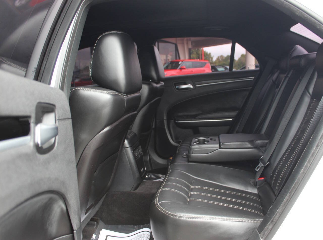 Used 2018 Chrysler 300 S w/ 300S Premium Group AWD/4WD image 14