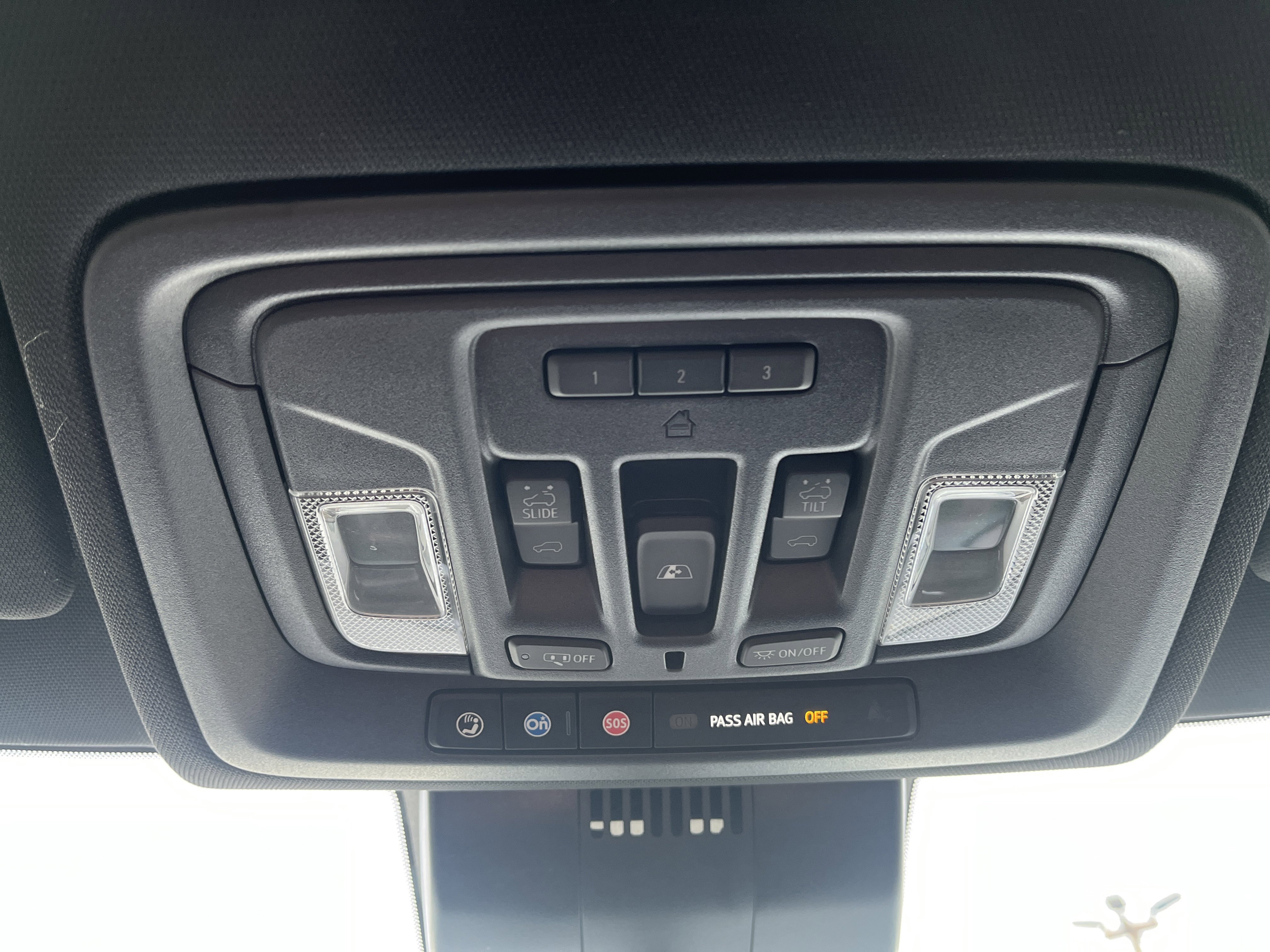 Used 2025 Chevrolet Silverado 1500 ZR2 w/ Technology Package image 37