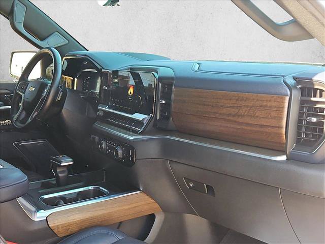 Used 2022 Chevrolet Silverado 1500 High Country w/ High Country Premium Package AWD/4WD image 22