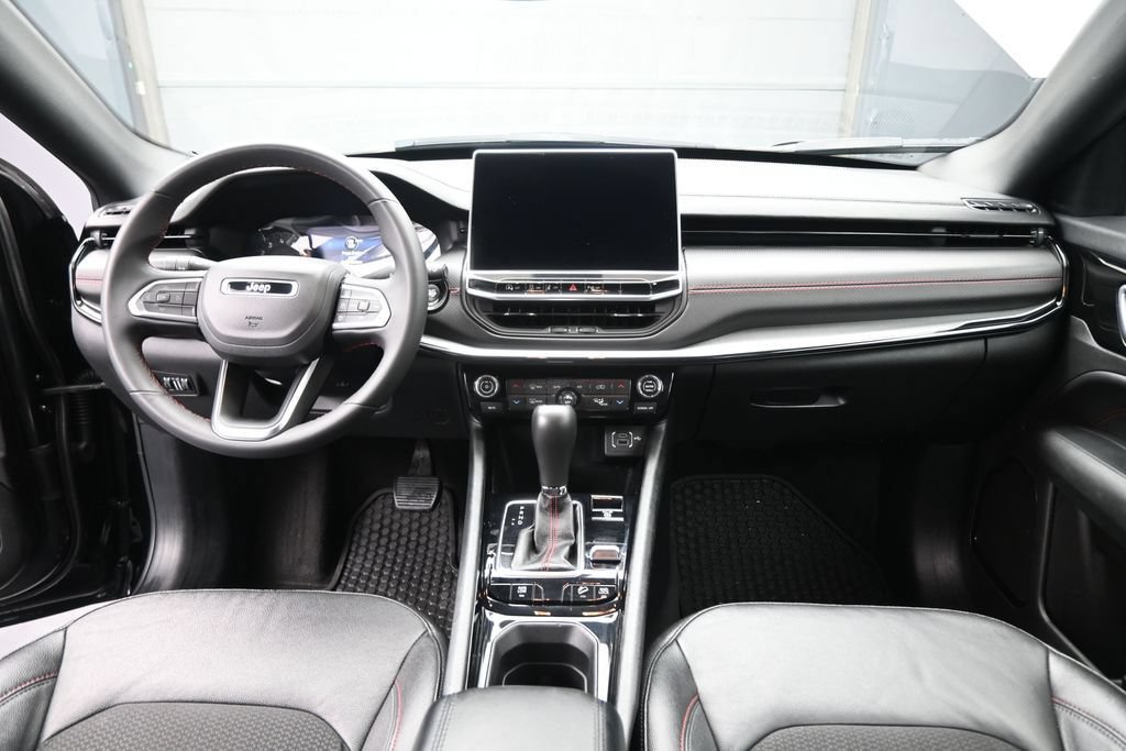 Used 2024 Jeep Compass Trailhawk AWD/4WD image 27