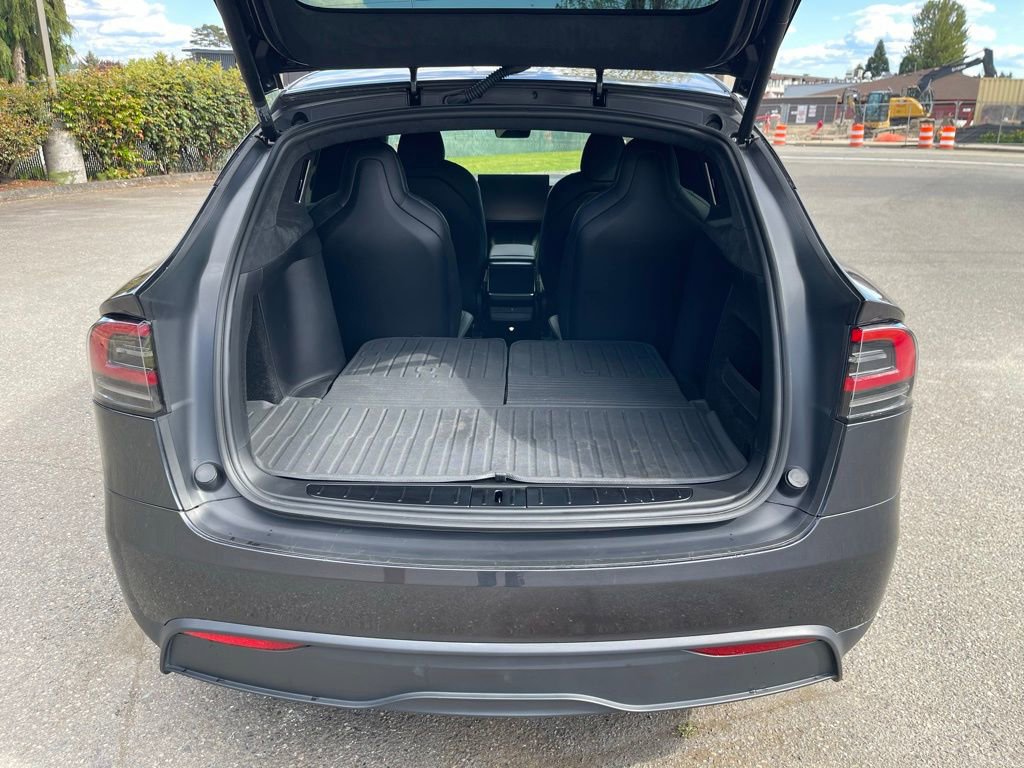 Used 2024 Tesla Model X AWD/4WD image 4