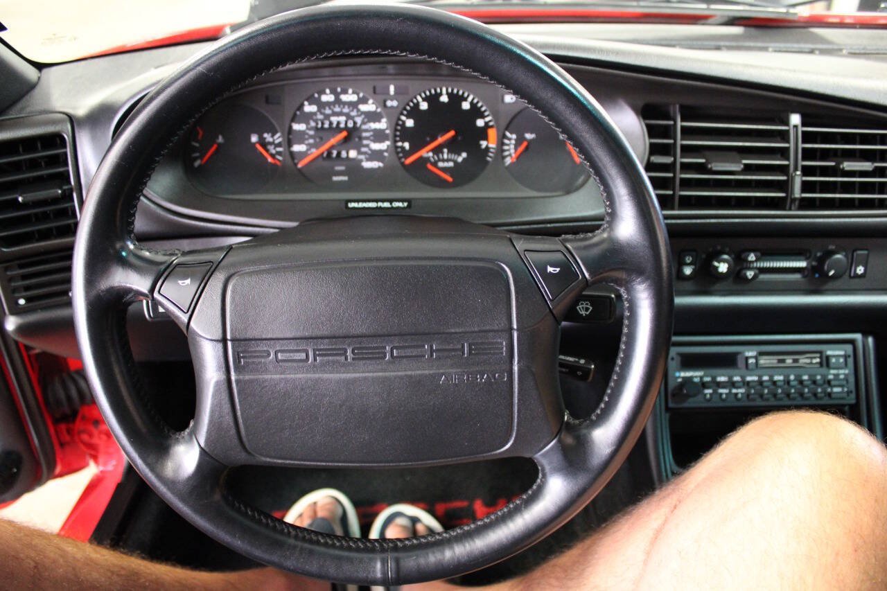 Used 1987 Porsche 944 Turbo RWD image 39