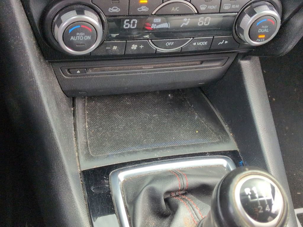 Used 2015 MAZDA MAZDA3 i Grand Touring image 31