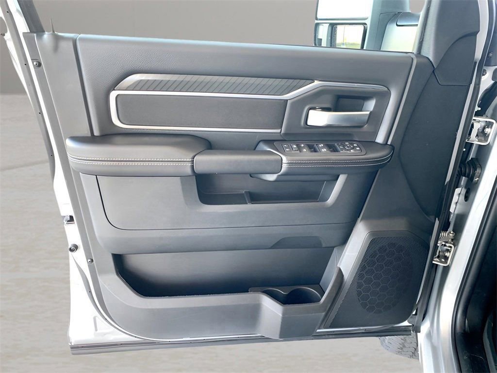 New 2026 RAM 2500 Big Horn AWD/4WD image 14