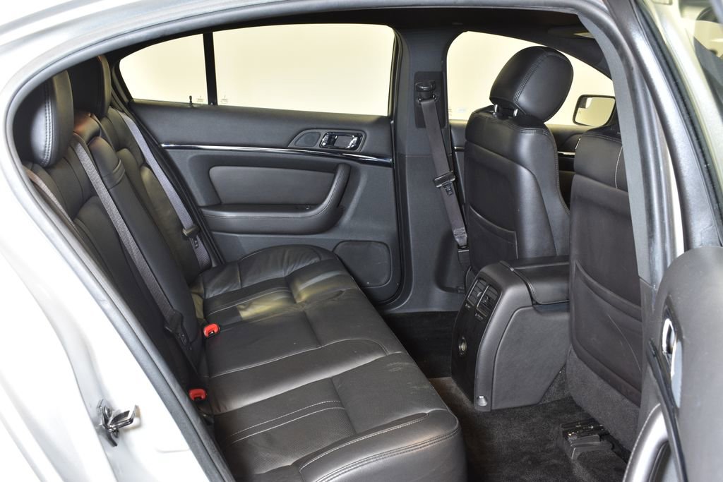 Used 2014 Lincoln MKS image 29