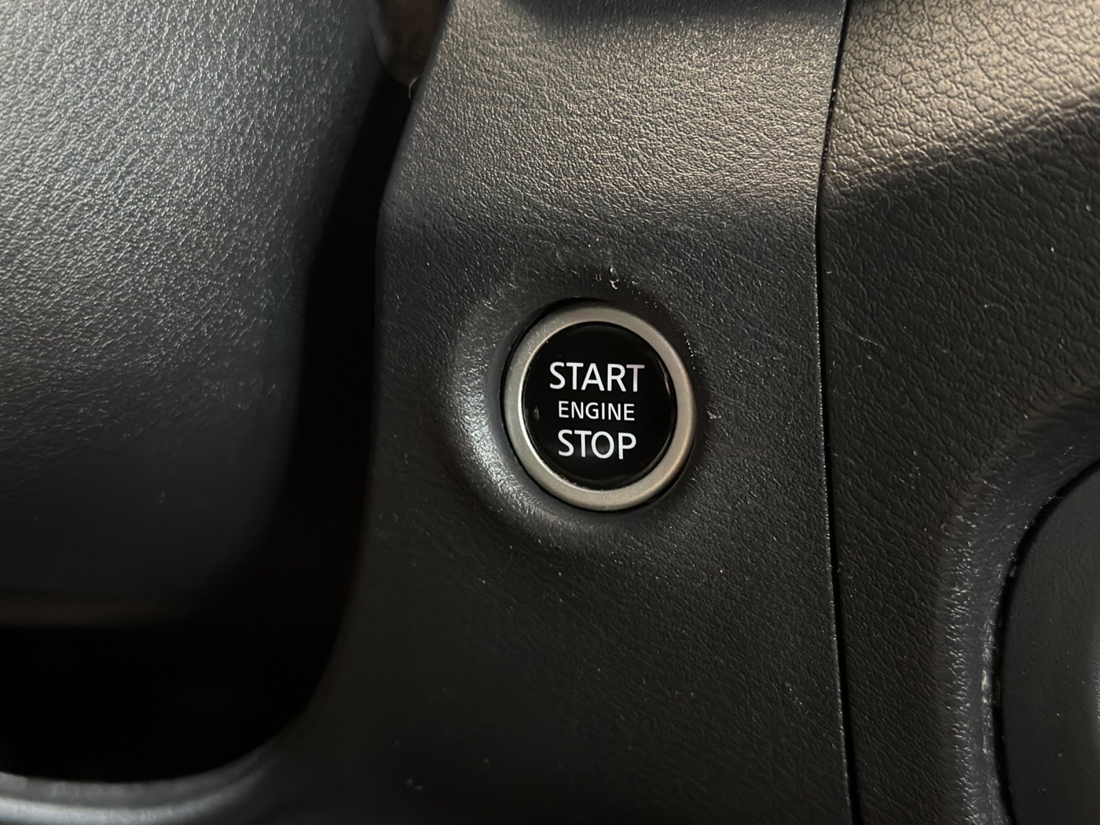 Used 2024 Nissan Frontier Pro-X RWD image 25