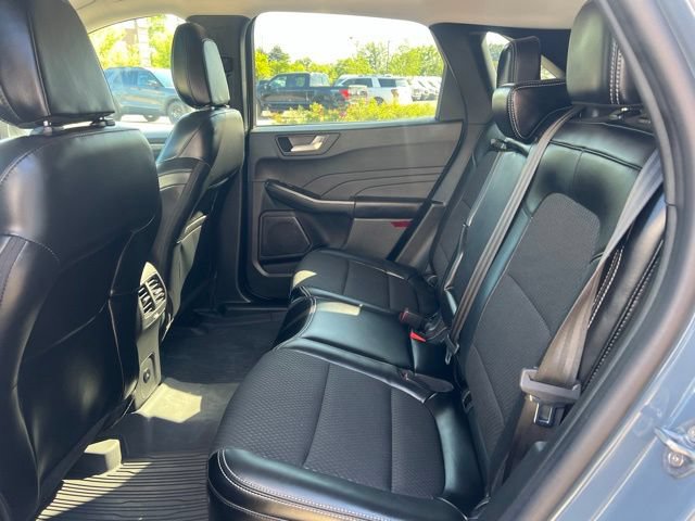Used 2025 Ford Escape SE FWD image 18