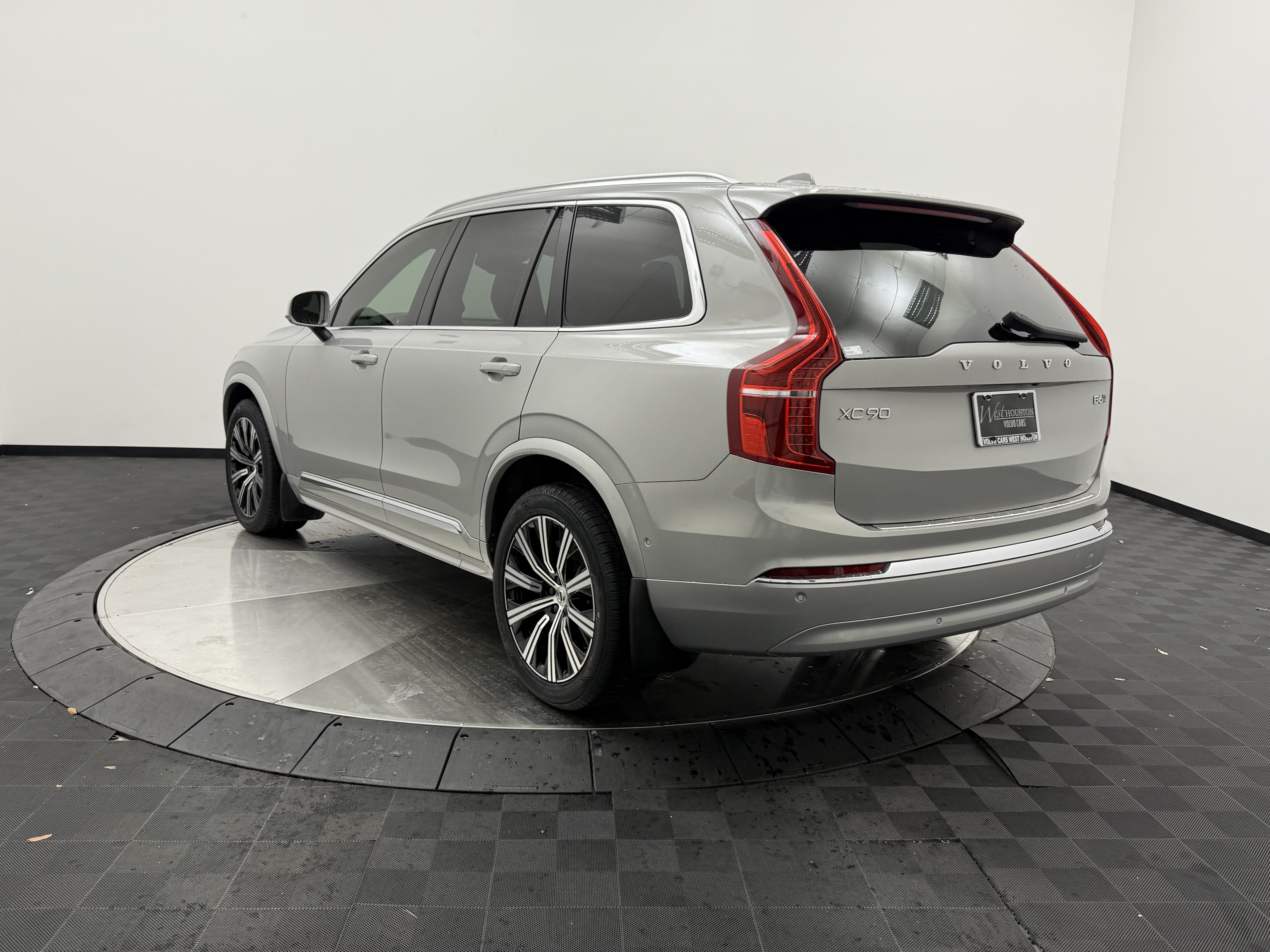 Certified 2023 Volvo XC90 B6 Plus w/ Protection Package Premier AWD/4WD image 5