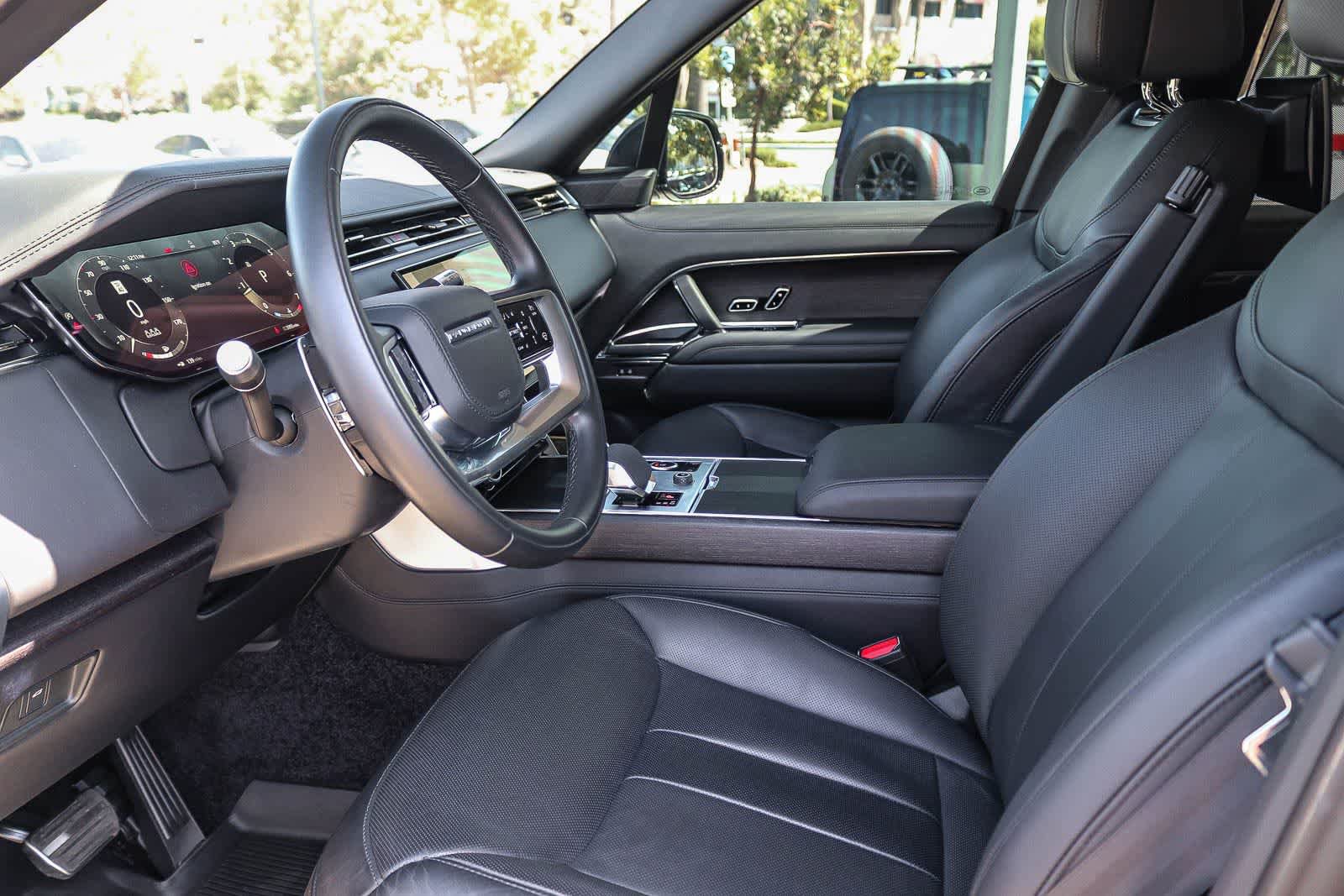 Used 2022 Land Rover Range Rover Long Wheelbase First Edition AWD/4WD image 17
