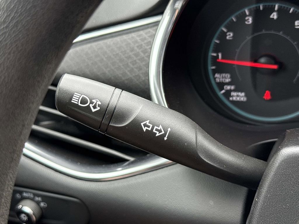 Used 2020 Chevrolet Malibu LT image 39