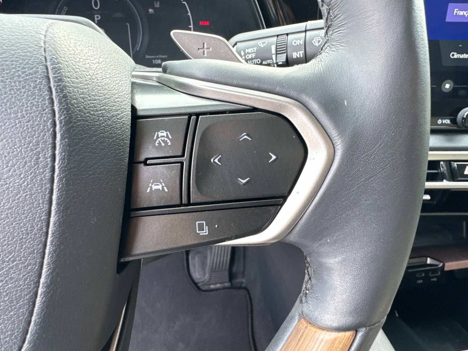 Used 2023 Lexus RX 350 w/ Accessory Package (Z1) image 30