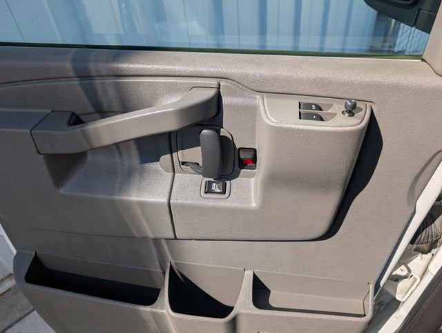 Used 2016 Chevrolet Express 3500 LT w/ LT Preferred Equipment Group RWD image 7