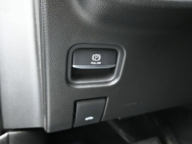 Used 2023 Jeep Grand Cherokee Overland w/ Advanced Protech Group III image 18