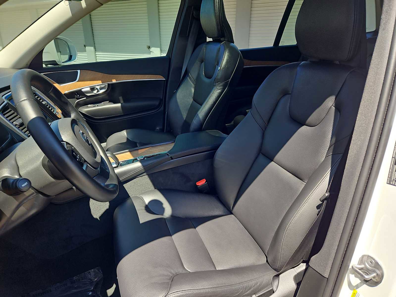 Used 2025 Volvo XC90 B6 Plus w/ Protection Package Premier AWD/4WD image 15