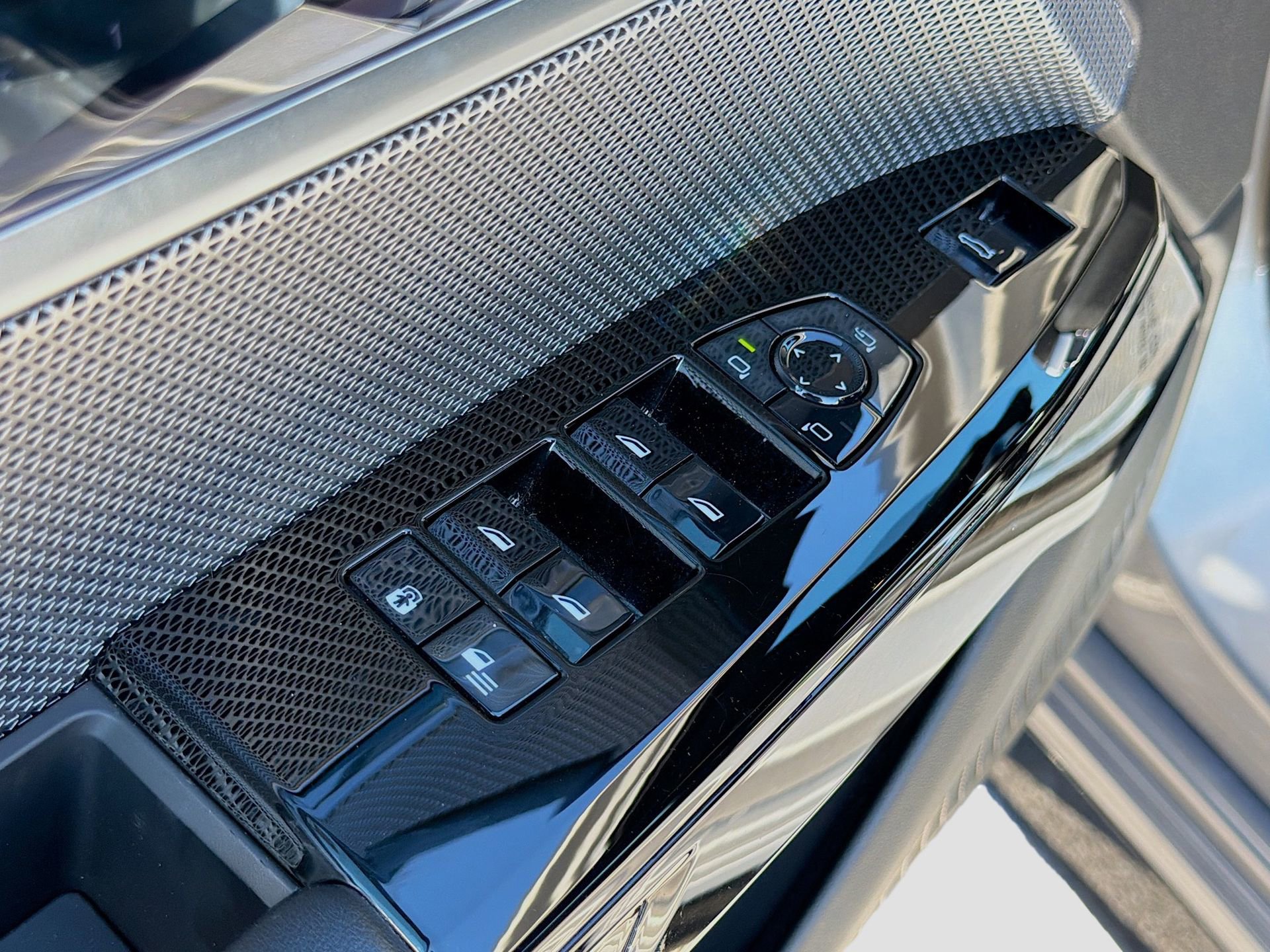 Certified 2024 BMW 740i image 24