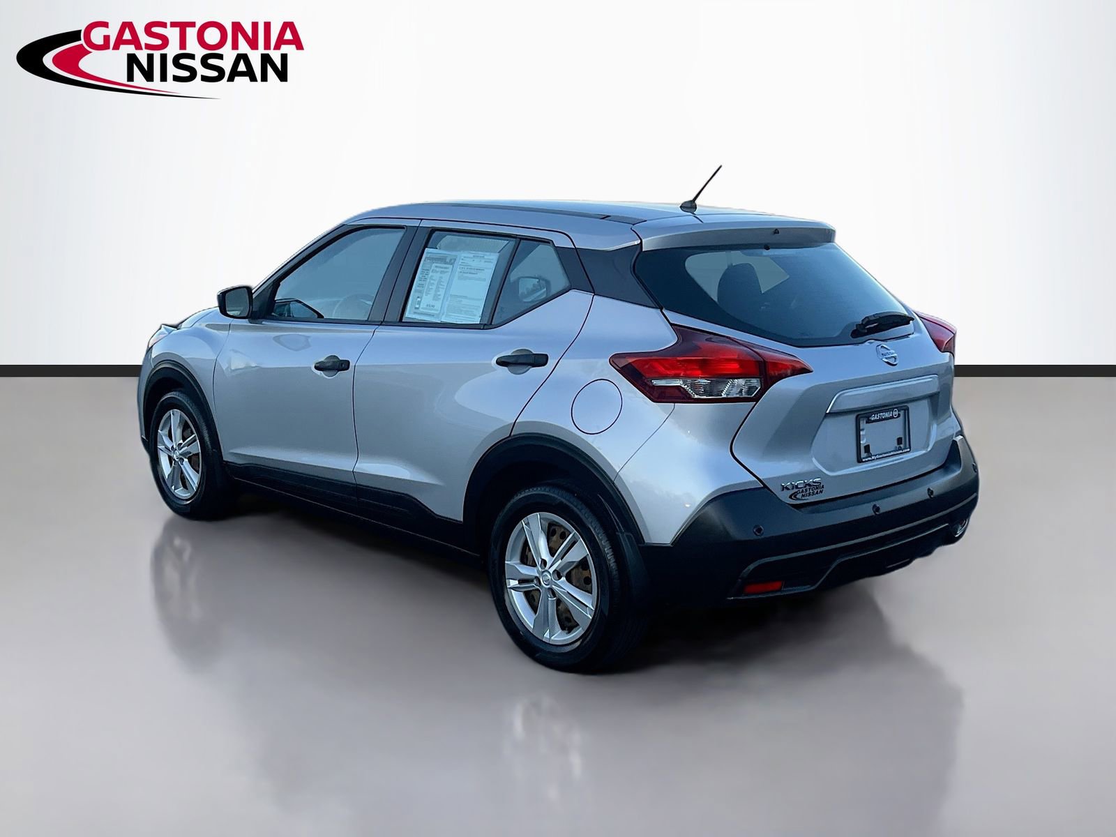 Used 2020 Nissan Kicks S image 6