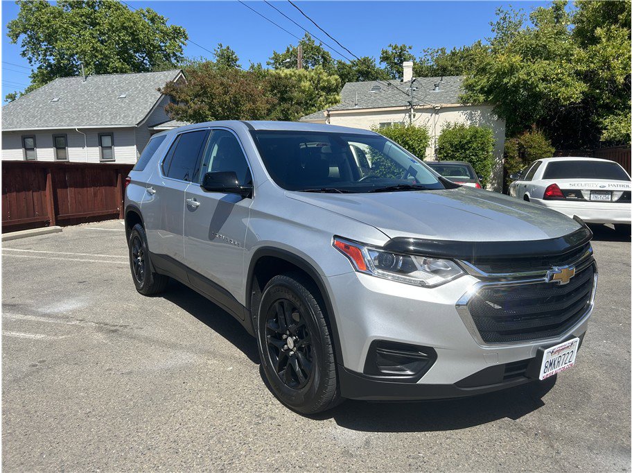 Used 2020 Chevrolet Traverse LS image 1