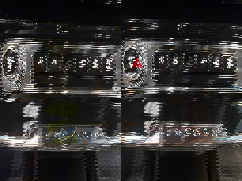 Used 2024 Lincoln Corsair Grand Touring w/ Equipment Group 301A image 37