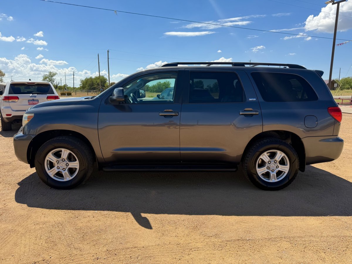 Used 2013 Toyota Sequoia SR5 RWD image 9