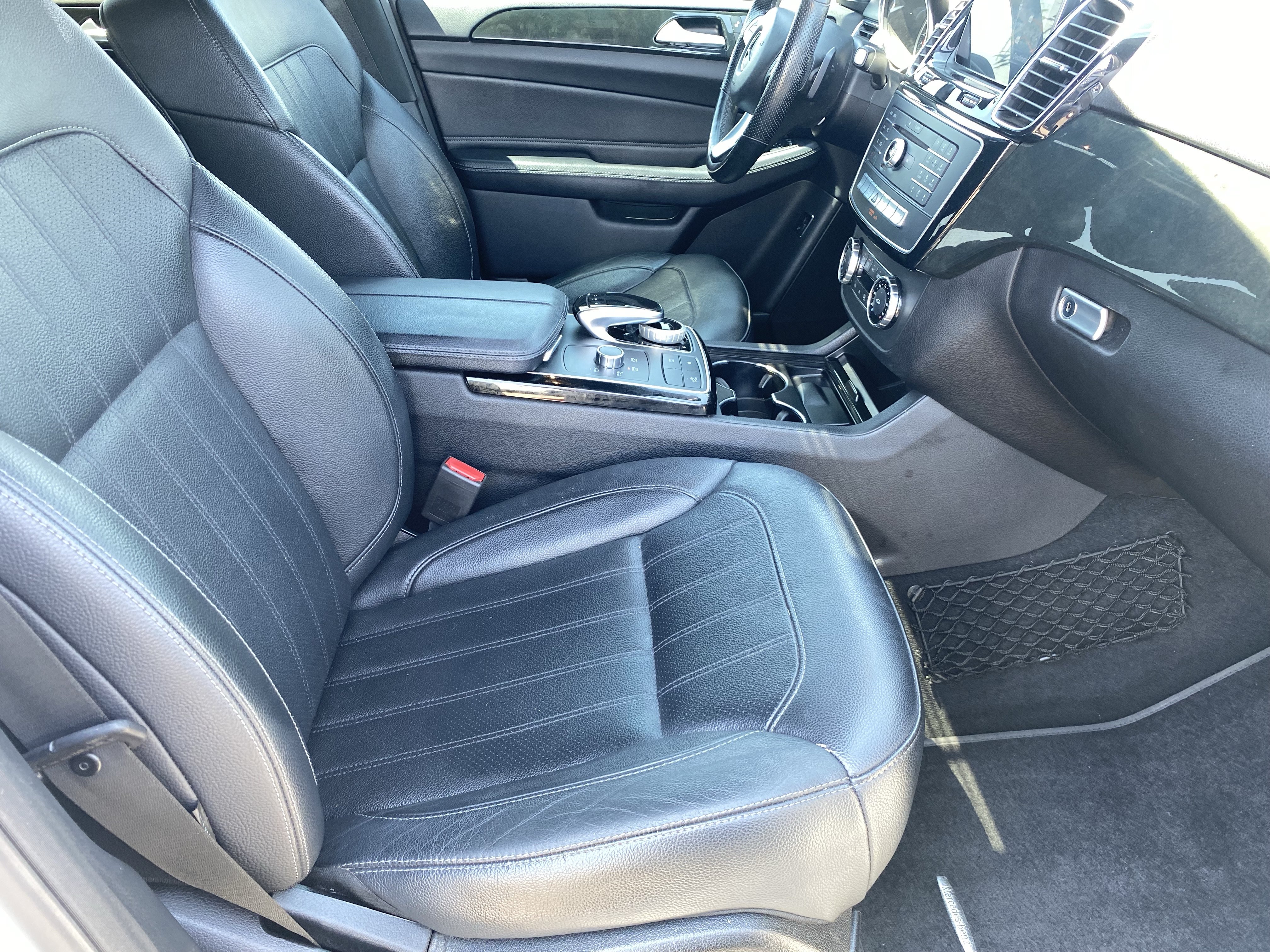 Used 2019 Mercedes-Benz GLE 400 4MATIC image 11