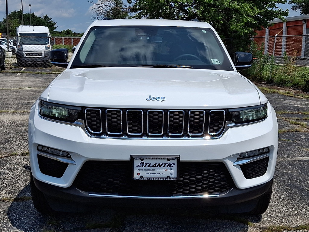Used 2023 Jeep Grand Cherokee Limited AWD/4WD image 8