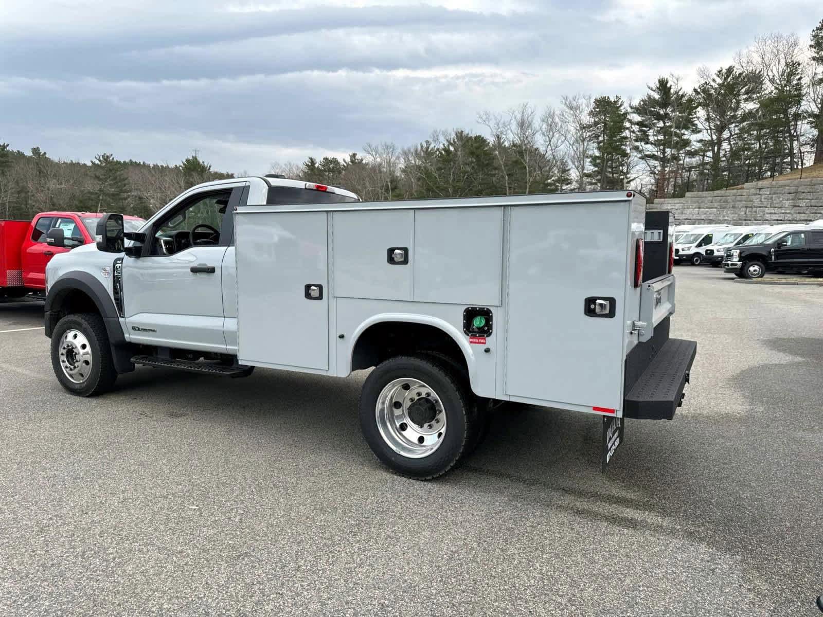New 2026 Ford F550 4x4 Regular Cab Super Duty w/ XLT Value Package image 3