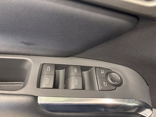 Used 2026 Chevrolet Traverse LT FWD image 32