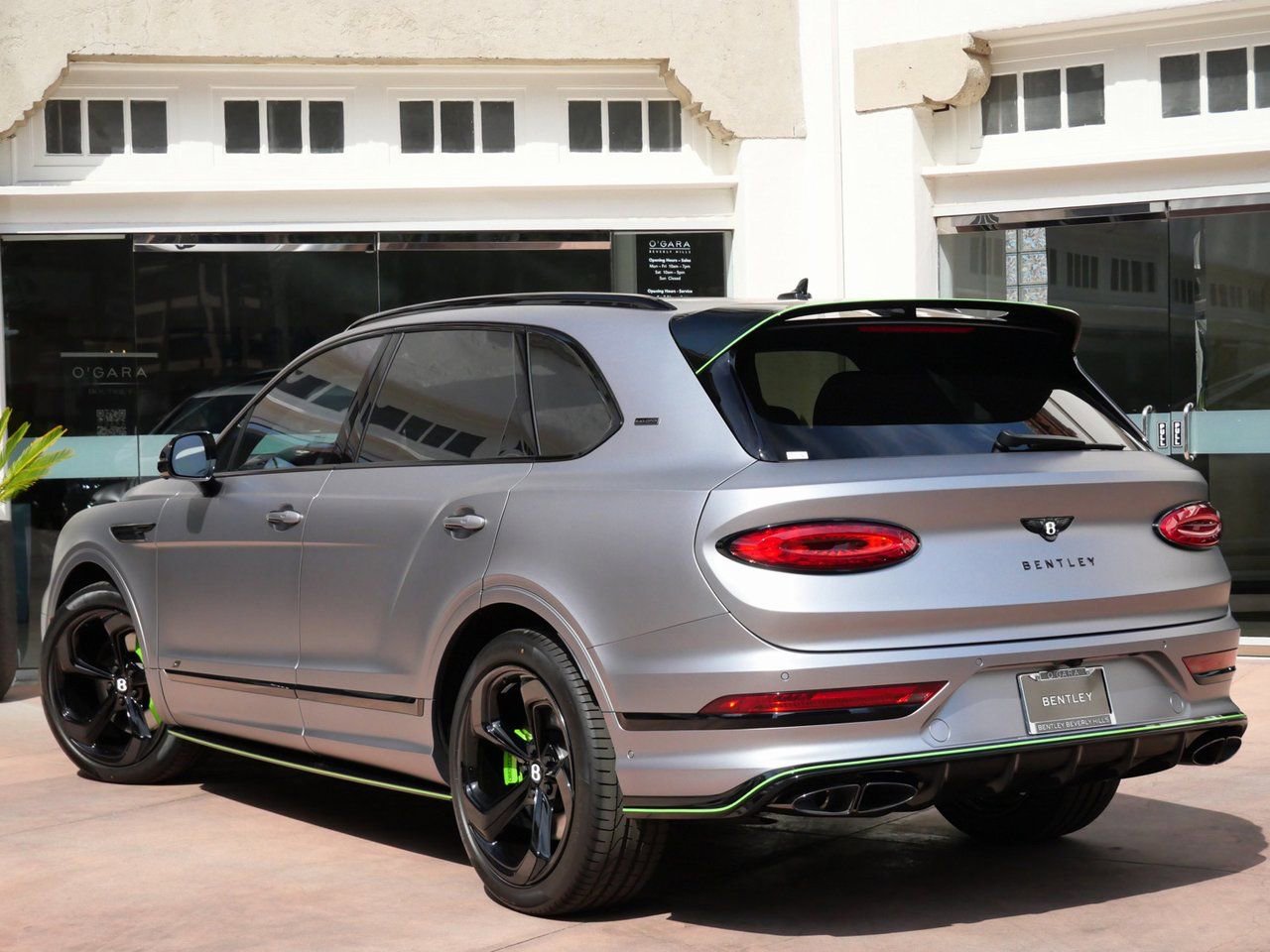 Used 2025 Bentley Bentayga AWD/4WD image 3