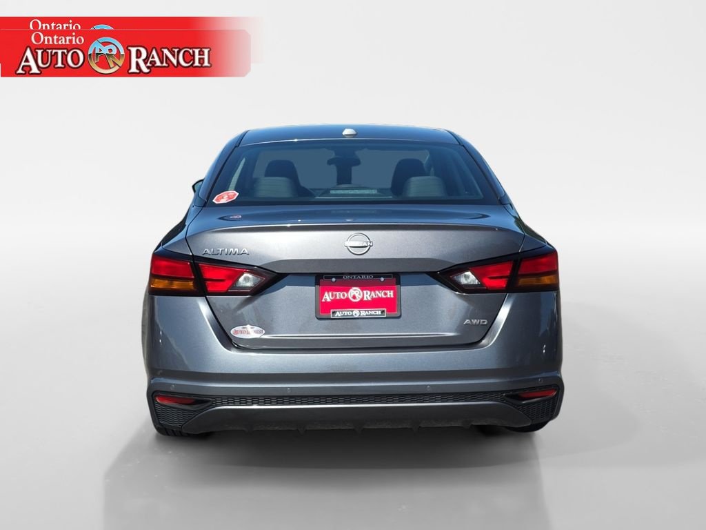Used 2025 Nissan Altima 2.5 SV AWD/4WD image 4