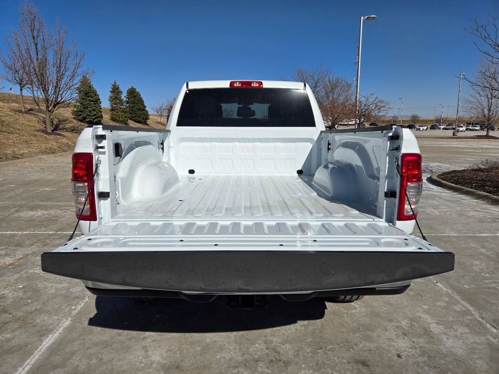 Used 2024 RAM 2500 Tradesman w/ Chrome Appearance Group image 27