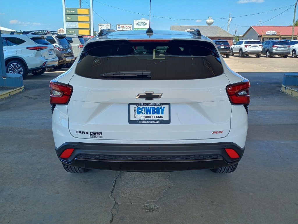 New 2026 Chevrolet Trax RS w/ Driver Confidence Package FWD image 4