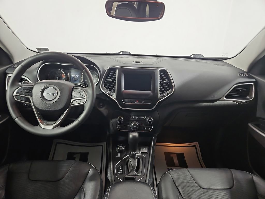 Used 2021 Jeep Cherokee Latitude Lux w/ Mopar Interior Package AWD/4WD image 13
