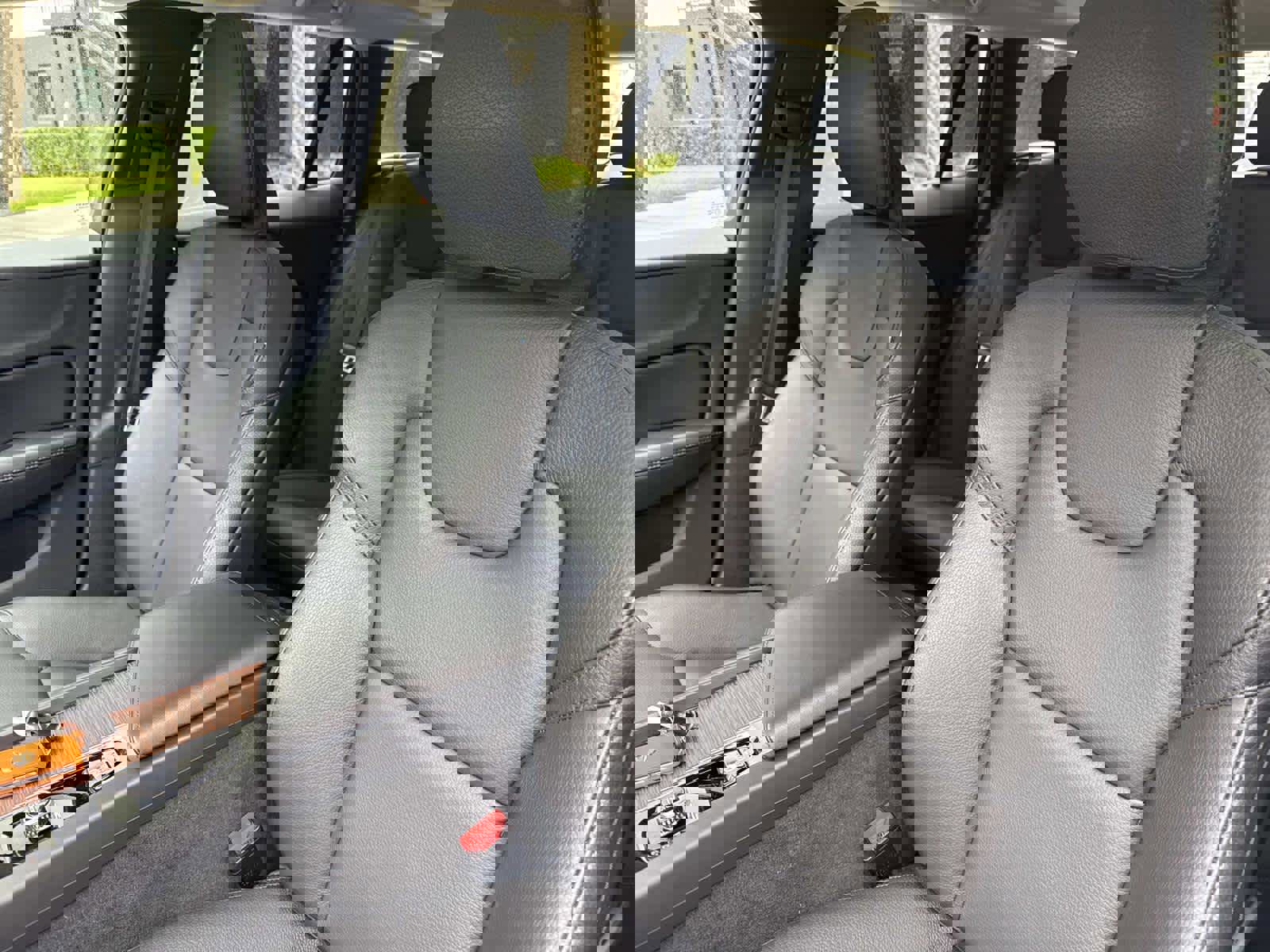 Used 2023 Volvo V60 B5 Cross Country Plus image 19