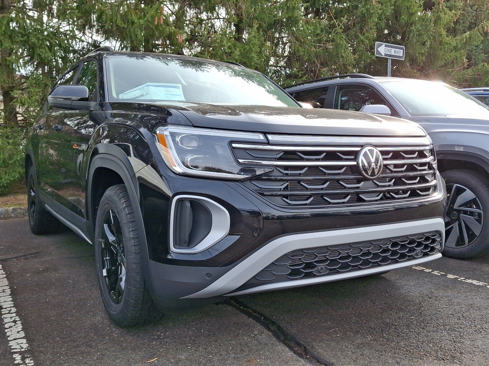 New 2026 Volkswagen Atlas Peak Edition image 1