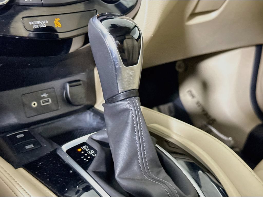 Used 2019 Nissan Rogue SL w/ Premium Package AWD/4WD image 10