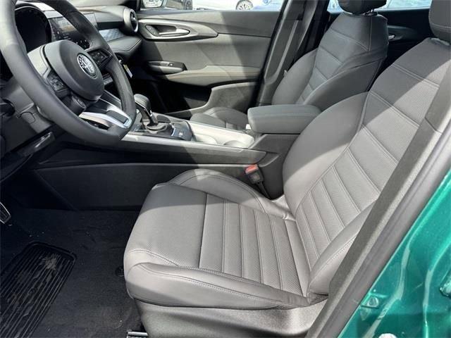 New 2025 Alfa Romeo Tonale w/ Premium Package image 14