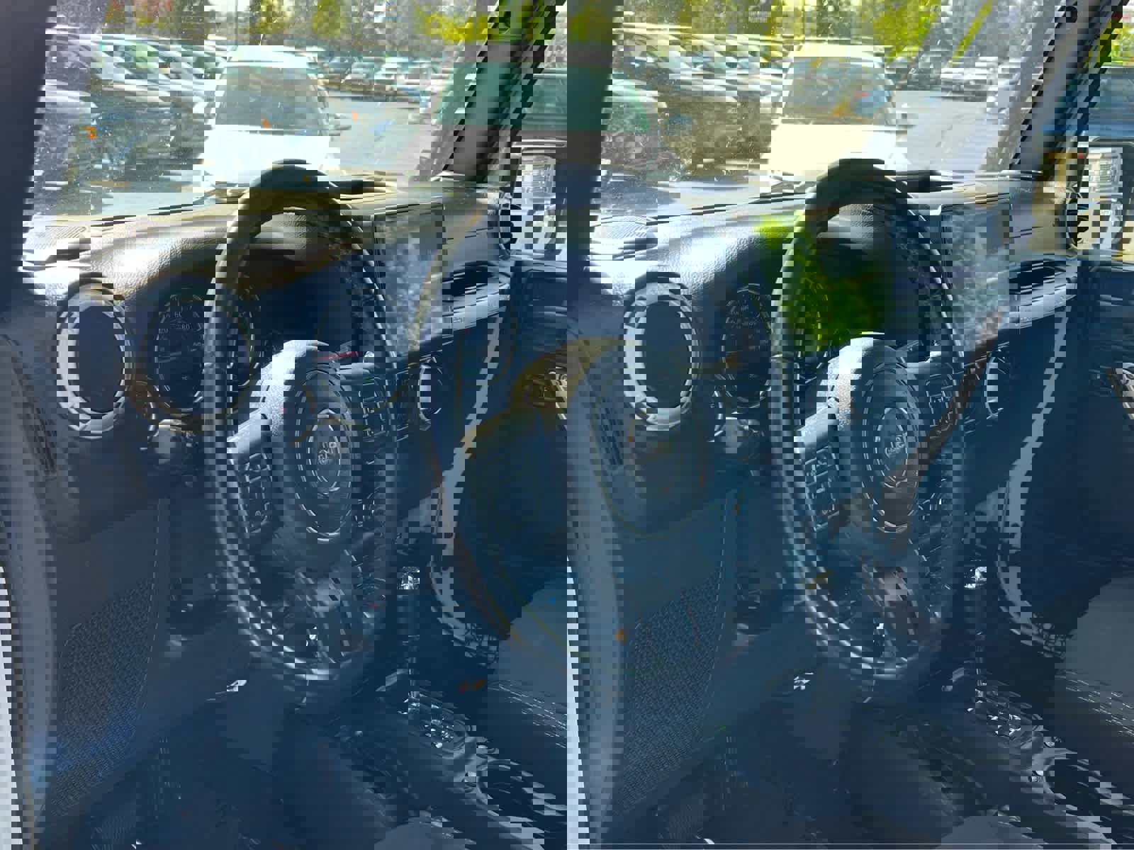 Used 2016 Jeep Wrangler Unlimited Sahara w/ Connectivity Group image 28