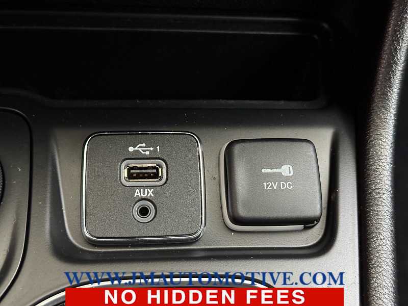 Used 2019 Jeep Cherokee Limited image 40