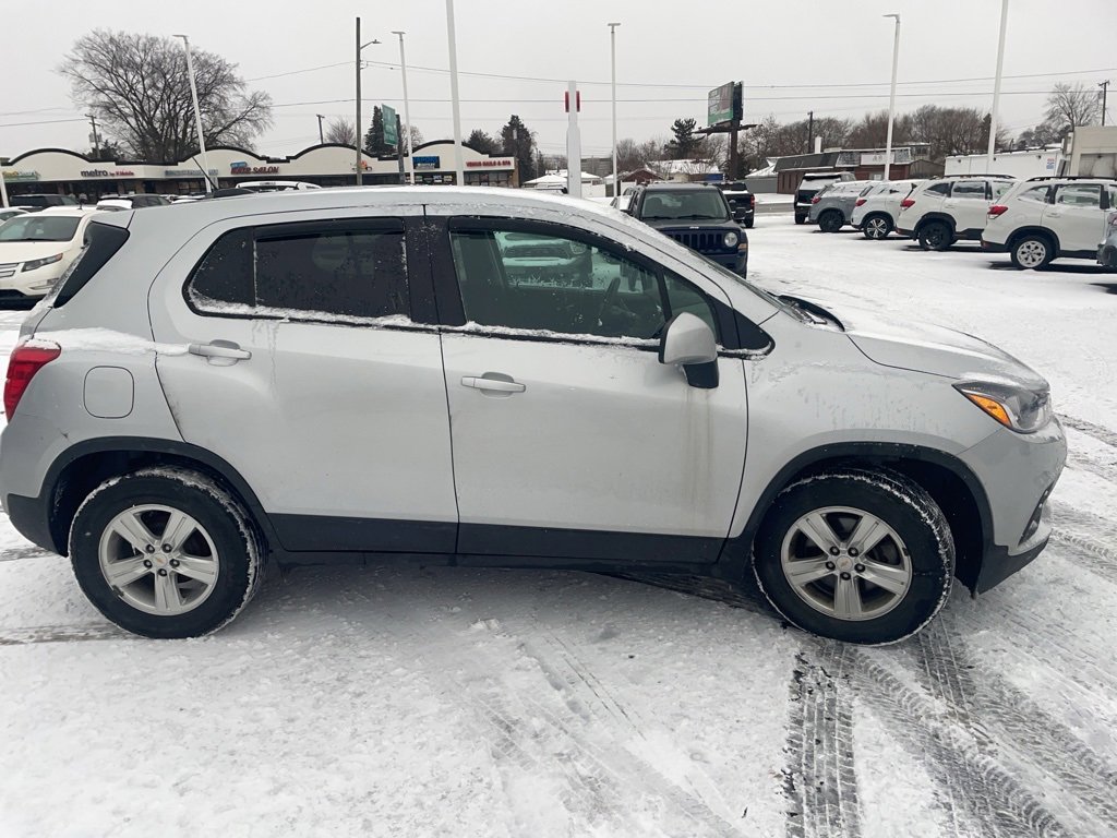 Used 2021 Chevrolet Trax LS w/ Tint and Cruise Package image 5