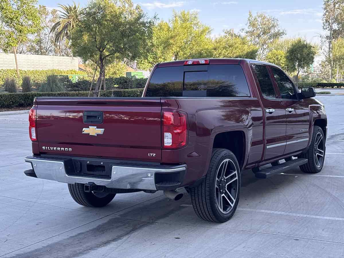 Used 2017 Chevrolet Silverado 1500 LTZ w/ LTZ Plus Package RWD image 3
