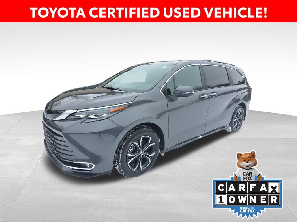 Certified 2025 Toyota Sienna Platinum image 1