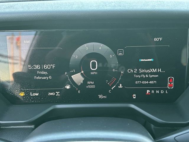 Used 2025 GMC Acadia Elevation image 11