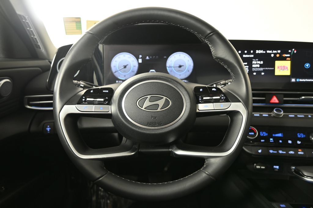 Used 2024 Hyundai Elantra SEL w/ Convenience Package FWD image 32